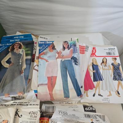 Massive Vintage Sewing Pattern Lot – Simplicity, McCall’s, Butterick, Daisy Kingdom + More (100+ Pieces)