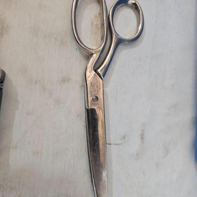 Vintage Sewing Kit – Richards of Sheffield Scissors, Thread Box, Supplies