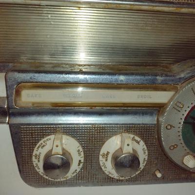 Vintage Frigidaire Electric Stove and Oven: Model RO-60