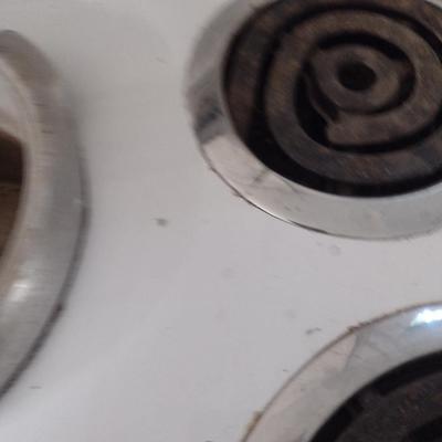 Vintage Frigidaire Electric Stove and Oven: Model RO-60