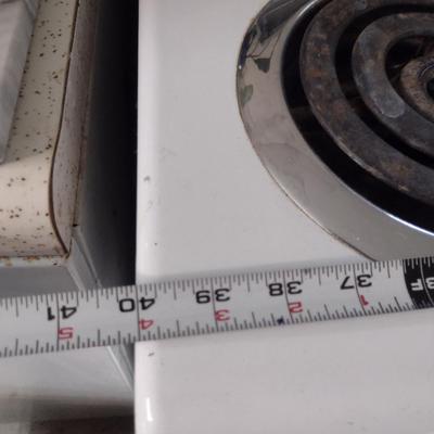 Vintage Frigidaire Electric Stove and Oven: Model RO-60