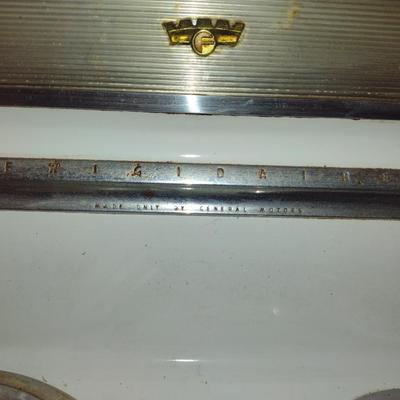 Vintage Frigidaire Electric Stove and Oven: Model RO-60