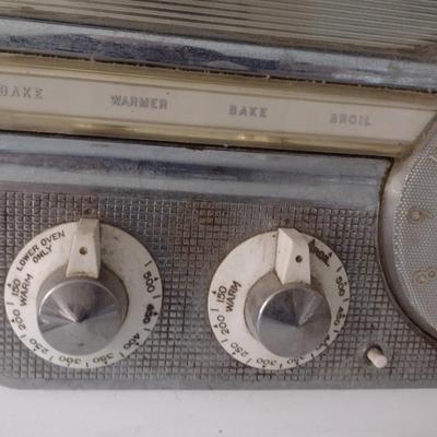 Vintage Frigidaire Electric Stove and Oven: Model RO-60