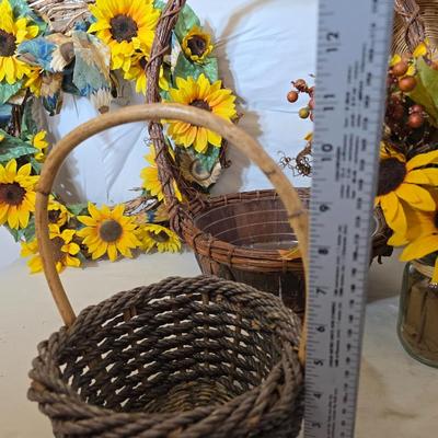 Woven Baskets & Sunflower Wreaths – Rustic Country Decor