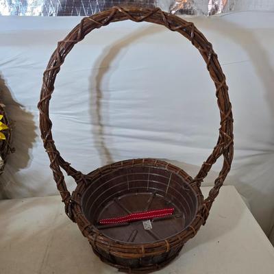 Woven Baskets & Sunflower Wreaths – Rustic Country Decor