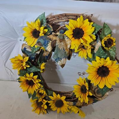 Woven Baskets & Sunflower Wreaths – Rustic Country Decor