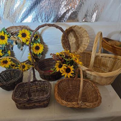 Woven Baskets & Sunflower Wreaths – Rustic Country Decor