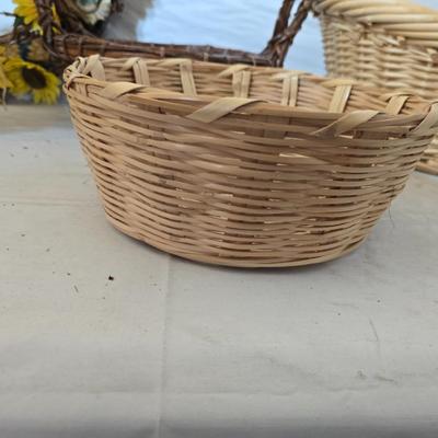Woven Baskets & Sunflower Wreaths – Rustic Country Decor