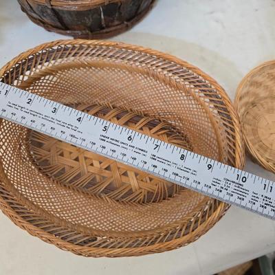 Woven Baskets & Sunflower Wreaths – Rustic Country Decor
