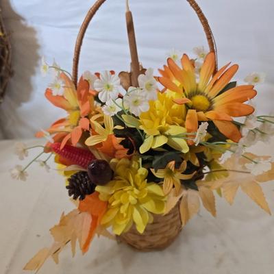 Woven Baskets & Sunflower Wreaths – Rustic Country Decor