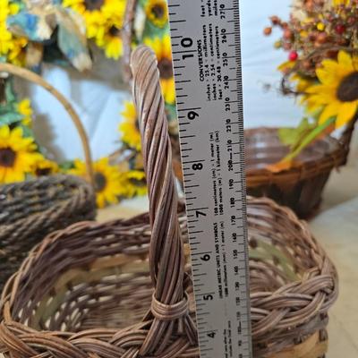 Woven Baskets & Sunflower Wreaths – Rustic Country Decor