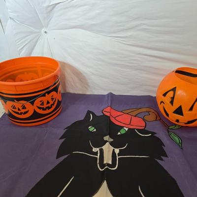 Lot of Halloween Jack-O'-Lantern Decor – Light-Up Pumpkins, Buckets & More!