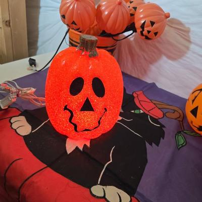 Lot of Halloween Jack-O'-Lantern Decor – Light-Up Pumpkins, Buckets & More!