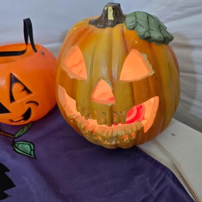 Lot of Halloween Jack-O'-Lantern Decor – Light-Up Pumpkins, Buckets & More!
