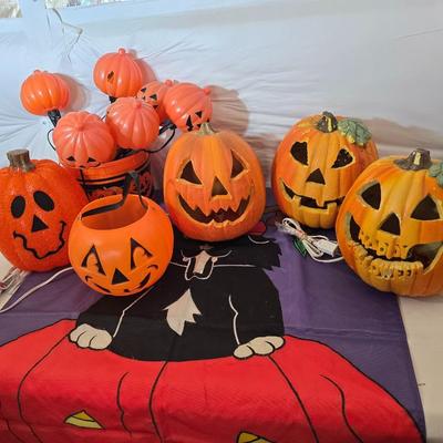 Lot of Halloween Jack-O'-Lantern Decor – Light-Up Pumpkins, Buckets & More!