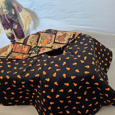 Fall Scarecrow Decor Lot – Straw scarecrows, & Tree skirt and yard flag