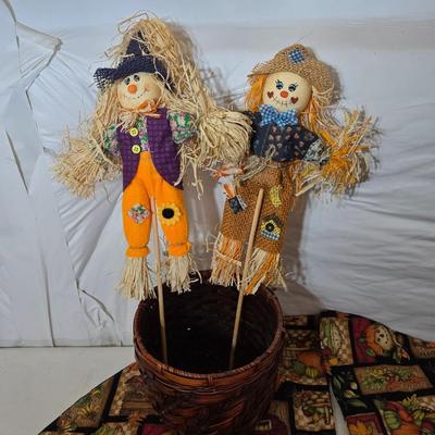 Fall Scarecrow Decor Lot – Straw scarecrows, & Tree skirt and yard flag