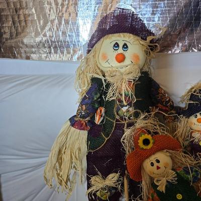 Fall Scarecrow Decor Lot – Straw scarecrows, & Tree skirt and yard flag