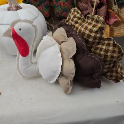 Fall Harvest Decor Lot – Pumpkins, Wreaths, Scarecrow, Garlands & More!