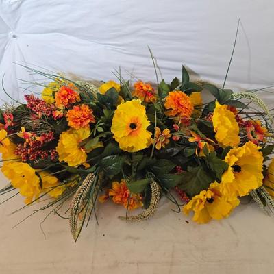 Fall Harvest Decor Lot – Pumpkins, Wreaths, Scarecrow, Garlands & More!