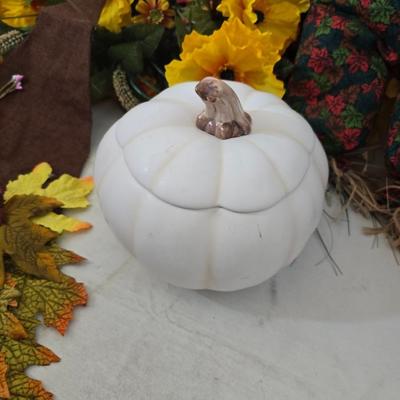 Fall Harvest Decor Lot – Pumpkins, Wreaths, Scarecrow, Garlands & More!