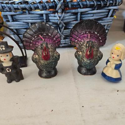 Thanksgiving Decor Lot – Gurley Candles, Animated Plush Turkey, Faux Fruit, Linens Gurley Candle turkeys