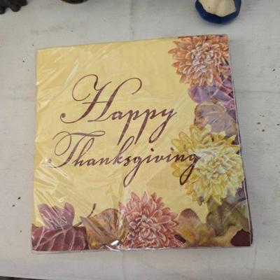 Thanksgiving Decor Lot – Gurley Candles, Animated Plush Turkey, Faux Fruit, Linens Gurley Candle turkeys