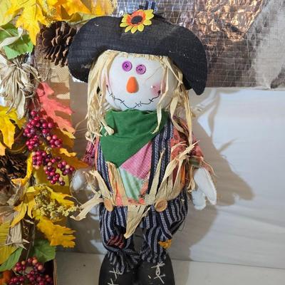 Fall Entryway & Tabletop Decor Lot – Wreaths, Pumpkins, Scarecrow & More