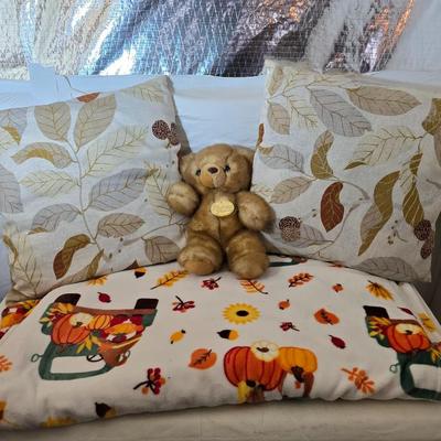Cozy Fall Decor Bundle – Throw Blanket, Leaf Pillows & Plush Teddy Bear