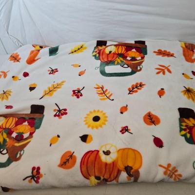 Cozy Fall Decor Bundle – Throw Blanket, Leaf Pillows & Plush Teddy Bear
