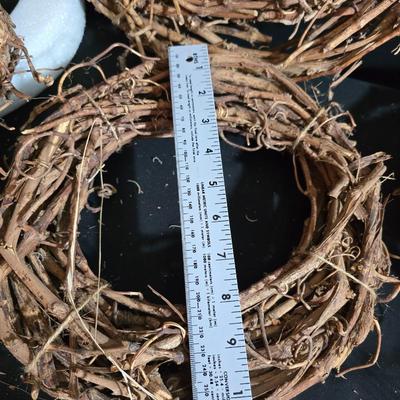 Lot of Wreath Forms – Grapevine, Straw, Foam & Heart-Shaped Bases for Crafting