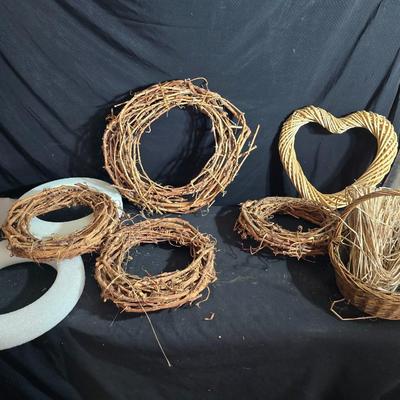 Lot of Wreath Forms – Grapevine, Straw, Foam & Heart-Shaped Bases for Crafting