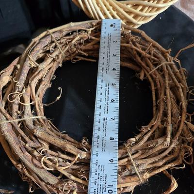 Lot of Wreath Forms – Grapevine, Straw, Foam & Heart-Shaped Bases for Crafting