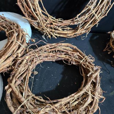 Lot of Wreath Forms – Grapevine, Straw, Foam & Heart-Shaped Bases for Crafting