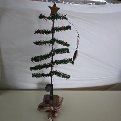 Vintage & Rustic Christmas Décor Lot – Nutcrackers, Towels, Ornaments, Reindeer & More