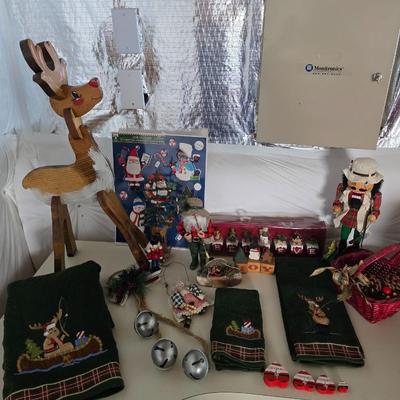 Vintage & Rustic Christmas Décor Lot – Nutcrackers, Towels, Ornaments, Reindeer & More