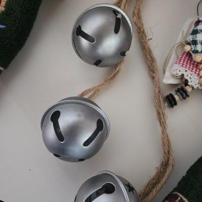 Vintage & Rustic Christmas Décor Lot – Nutcrackers, Towels, Ornaments, Reindeer & More