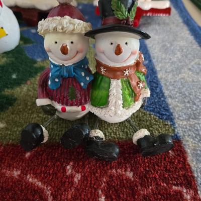 Charming Snowman Christmas Decor Lot – Figurines, Stocking hangers, Cards & Rug