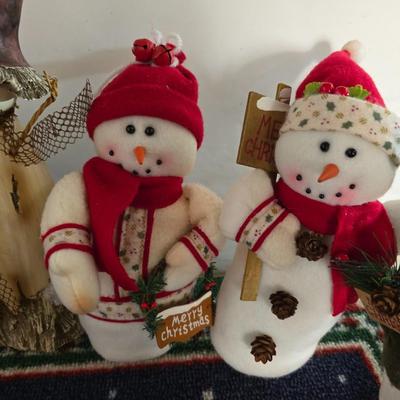 Snowman Christmas Decor Bundle – Figurines, Basket, Rug & More