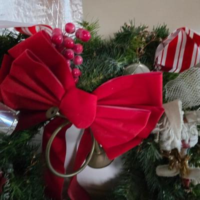 Holiday Décor Lot – Santa, Snowmen, Wreaths & JOY Basket
