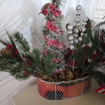 Holiday Décor Lot – Santa, Snowmen, Wreaths & JOY Basket