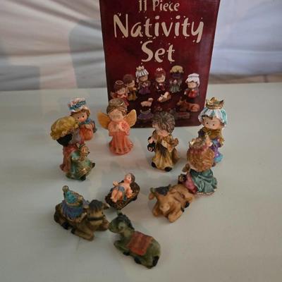 Eclectic Vintage & Handmade Christmas Decor Lot – Stockings, Figurines, Tree & More