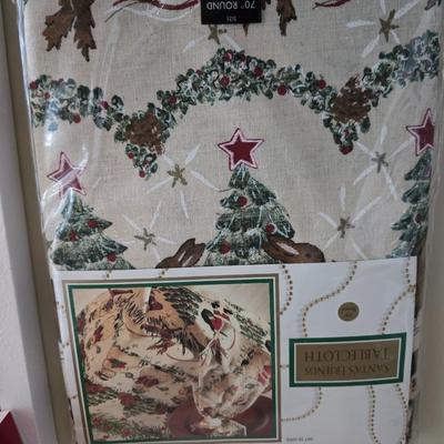 Rustic Holiday Decor Lot – Camper Sign, Plaid Accents, Gnome & More