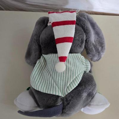 Lot: Animated Holiday and Plush Toy Collection – Musical & Decorative