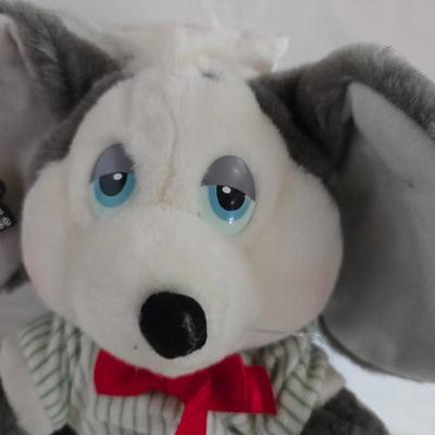 Lot: Animated Holiday and Plush Toy Collection – Musical & Decorative