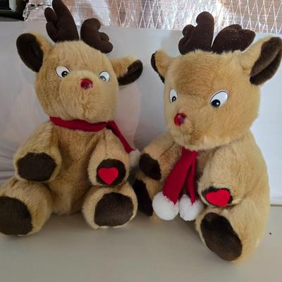 Plush Holiday Characters & Accessories – 9-Piece Christmas Set