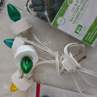 Holiday Village Ceramic Light-Up Set – 20+ Piece Lot