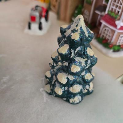 Holiday Village Ceramic Light-Up Set – 20+ Piece Lot