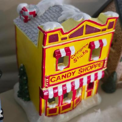 Holiday Village Ceramic Light-Up Set – 20+ Piece Lot