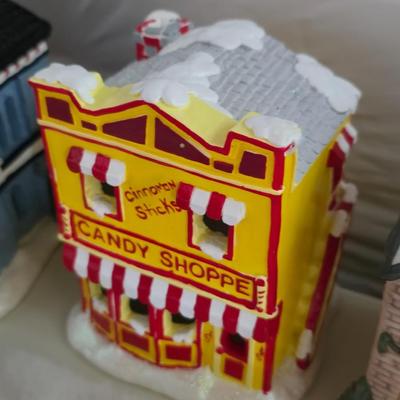 Holiday Village Ceramic Light-Up Set – 20+ Piece Lot